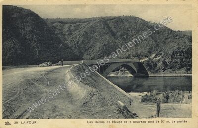Carte postale ancienne Les Dames de Meuse et le nouveau pont de 97 m. de portée — Laifour (Ardennes)
