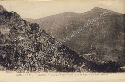 Carte postale ancienne Village et Viaduc — Gourdon (Alpes-Maritimes)