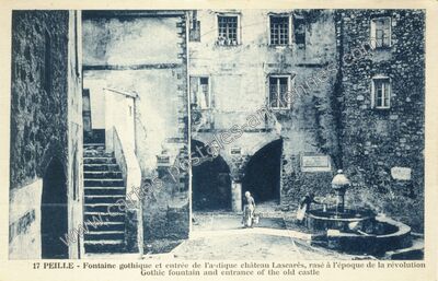 Carte postale ancienne Fontaine gothique et entrée de l'antique château Lascarès — Peille (Alpes-Maritimes)