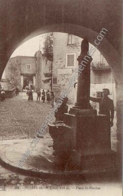 Carte postale ancienne Place St-Nicolas — Sospel (Alpes-Maritimes)
