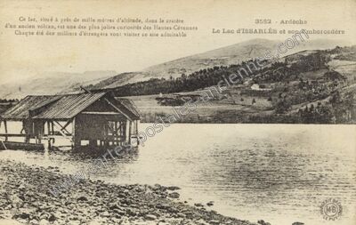 Carte postale ancienne Le Lac d'ISSARLÈS et son Embarcadère — Le Lac-d'Issarlès (Ardèche)