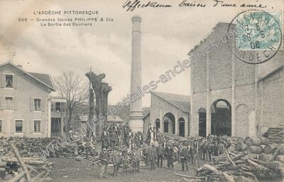 Carte postale ancienne Grandes Usines PHILIPPE & Cie / La Sortie des Ouvriers — Lalevade-d'Ardèche (Ardèche)