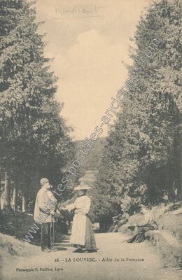 Carte postale ancienne Allée de la Fontaine — Lalouvesc (Ardèche)