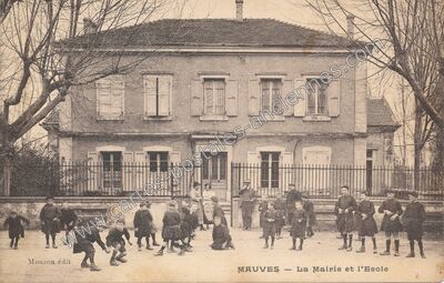Carte postale ancienne La Mairie et l'Ecole — Mauves (Ardèche)