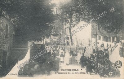 Carte postale ancienne Procession de la Fête-Dieu — Rochepaule (Ardèche)