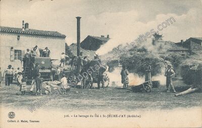 Carte postale ancienne Le battage du blé — Saint-Jeure-d'Ay (Ardèche)