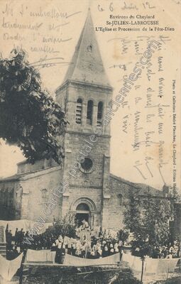 Carte postale ancienne L'Eglise et Procession de la Fête-Dieu — Saint-Julien-Labrousse (Ardèche)