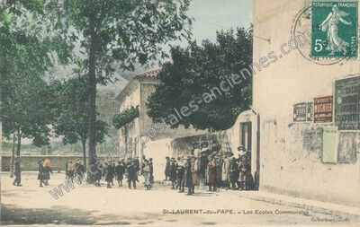 Carte postale ancienne Les Ecoles Communales — Saint-Laurent-du-Pape (Ardèche)