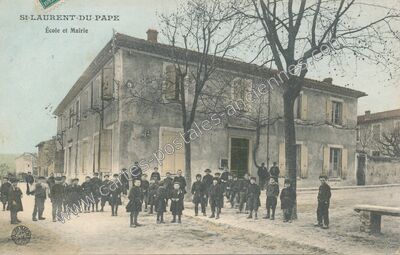 Carte postale ancienne École et Mairie — Saint-Laurent-du-Pape (Ardèche)