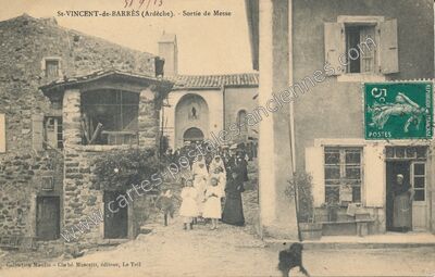 Carte postale ancienne Sortie de Messe — Saint-Vincent-de-Barrès (Ardèche)