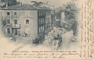 Carte postale ancienne Passage d'un Pèlerinage à Lalouyesc — Satillieu (Ardèche)