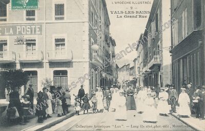 Carte postale ancienne La Grand'Rue — Vals-les-Bains (Ardèche)