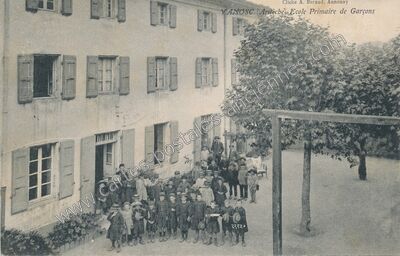 Carte postale ancienne Ecole Primaire de Garçons — Vanosc (Ardèche)