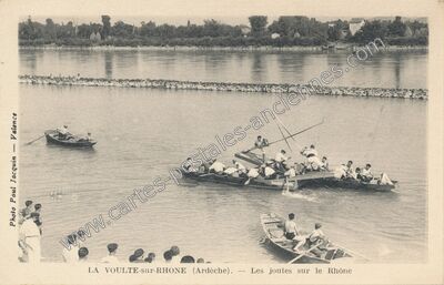 Carte postale ancienne Les joutes sur le Rhône — La Voulte-sur-Rhône (Ardèche)