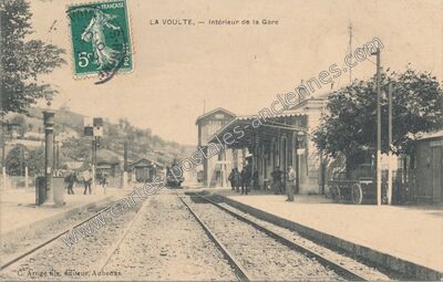 Carte postale ancienne Intérieur de la Gare — La Voulte-sur-Rhône (Ardèche)
