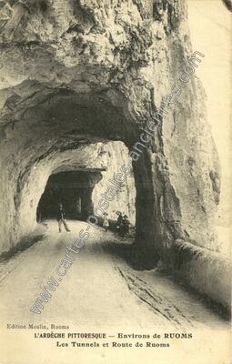 Carte postale ancienne Les Tunnels et Route — Ruoms (Ardèche)