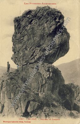 Carte postale ancienne Rocher de Carlong — Saurat (Ariège)