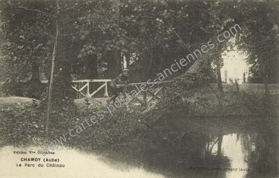 Carte postale ancienne Le Parc du Château — Chamoy (Aube)