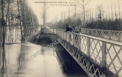 Carte postale ancienne Pont de la Rivière du Moulin — Maizières-la-Grande-Paroisse (Aube)