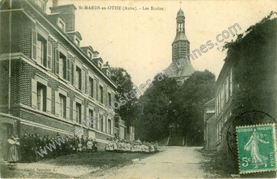 Carte postale ancienne Les Ecoles — Saint-Mards-en-Othe (Aube)