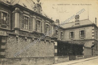 Carte postale ancienne Entrée de l'École Normale — Sainte-Savine (Aube)