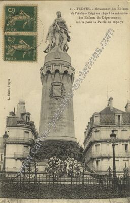 Carte postale ancienne Monument des Enfants de l'Aube — Troyes (Aube)