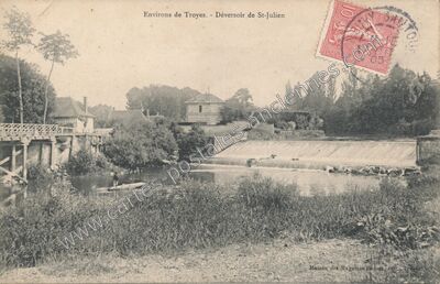 Carte postale ancienne St Julien — Saint-Julien-les-Villas (Aube)