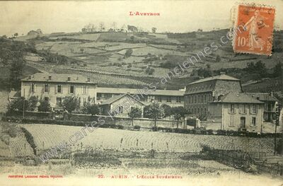 Carte postale ancienne L'École Supérieure — Aubin (Aveyron)