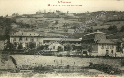 Carte postale ancienne L'École Supérieure — Aubin (Aveyron)
