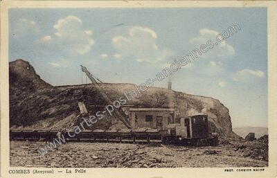 Carte postale ancienne Combes — Aubin (Aveyron)