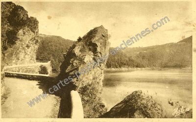Carte postale ancienne Sarrans — Brommat (Aveyron)
