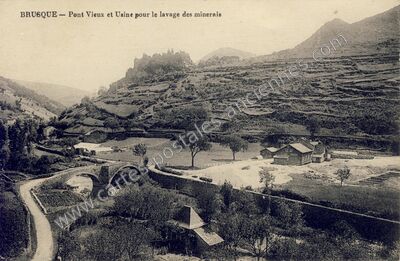 Carte postale ancienne Pont Vieux et Usine pour le lavage des minerais — Brusque (Aveyron)