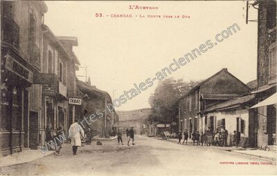 Carte postale ancienne La Route vers le Gua — Cransac (Aveyron)