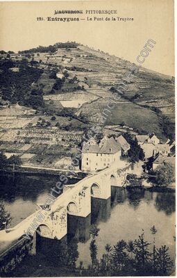 Carte postale ancienne Entraygues — Entraygues-sur-Truyère (Aveyron)