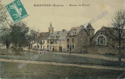 Carte postale ancienne Avenue du Foiral — Maleville (Aveyron)