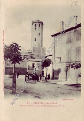 Carte postale ancienne Le Beffroi — Millau (Aveyron)