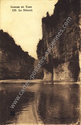 Carte postale ancienne Gorges du Tarn — Mostuéjouls (Aveyron)