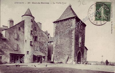 Carte postale ancienne La Vieille Tour — Mur-de-Barrez (Aveyron)