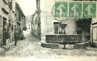 Carte postale ancienne La Fontaine — Najac (Aveyron)