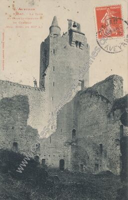 Carte postale ancienne La Tour et Cour Intérieure du Château — Najac (Aveyron)