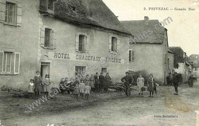Carte postale ancienne Hotel Chadefaux Epicerie — Privezac (Aveyron)