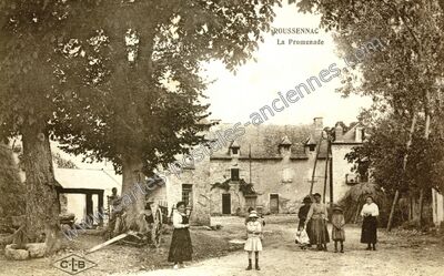 Carte postale ancienne La Promenade — Roussennac (Aveyron)