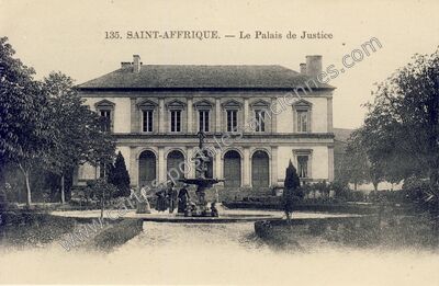Carte postale ancienne Le Palais de Justice — Saint-Affrique (Aveyron)