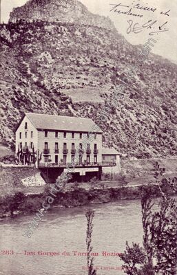 Carte postale ancienne Le Rozier — Tauriac-de-Naucelle (Aveyron)