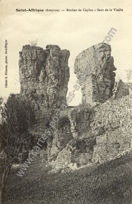 Carte postale ancienne Rocher de Caylus - Saut de la Vieille — Saint-Affrique (Aveyron)