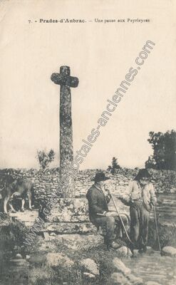 Carte postale ancienne Une pause aux Peyrieyres — Prades-d'Aubrac (Aveyron)