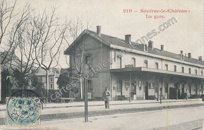 Carte postale ancienne La gare — Sévérac-le-Château (Aveyron)