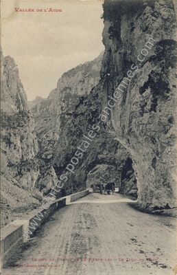 Carte postale ancienne Trou du Cure — Belvianes-et-Cavirac (Aude)