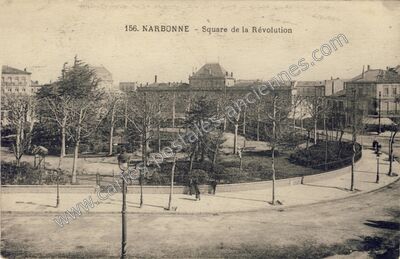 Carte postale ancienne Square de la Révolution — Narbonne (Aude)