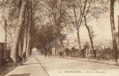 Carte postale ancienne Route de Bordeaux — Angoulême (Charente)